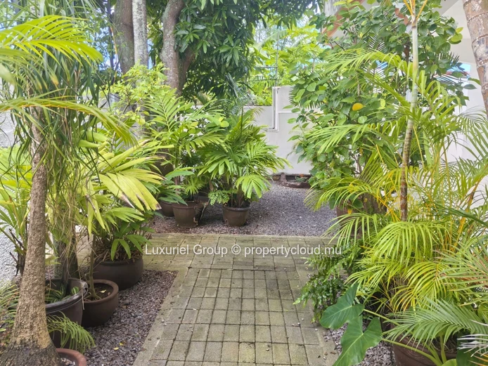 Charming Family Home for Rent in Pointe aux Canonniers