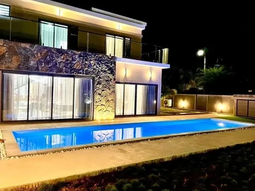 4 Bedroom Villa