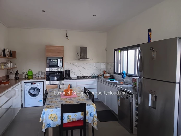 Elegant 3-Bedroom Villa with Garden and Terrace in Grand Baie