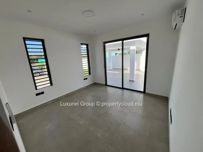 Exceptional New Villa for Sale in Pereybere