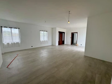 5 Bedroom Villa