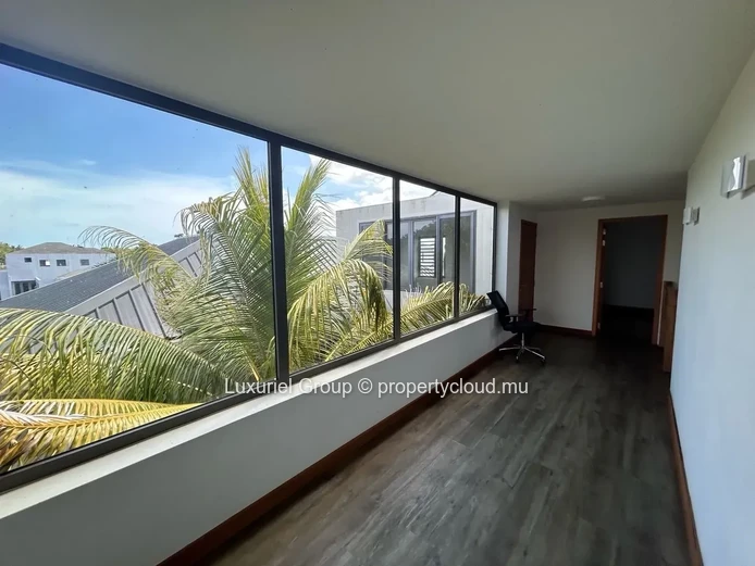 Exceptional 4-Bedroom Villa in a Peaceful Green Setting