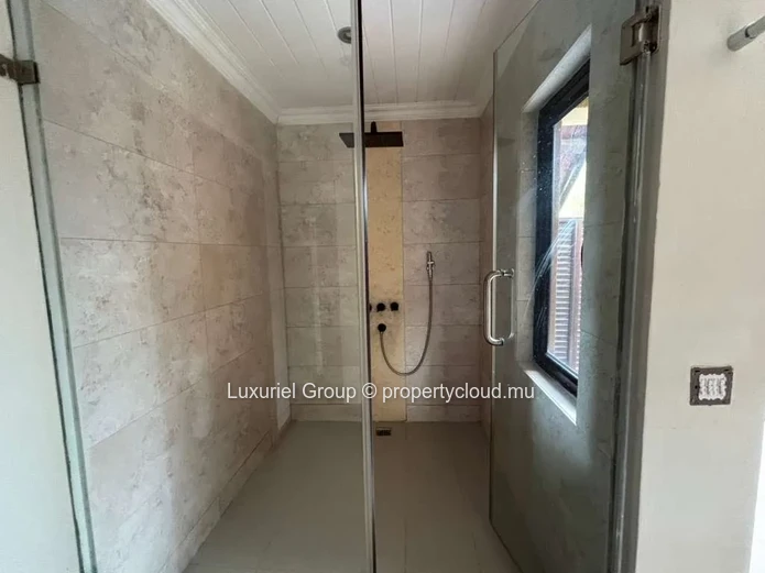 Private Oasis In Pereybere – Villa With Pool In A Secure Residence