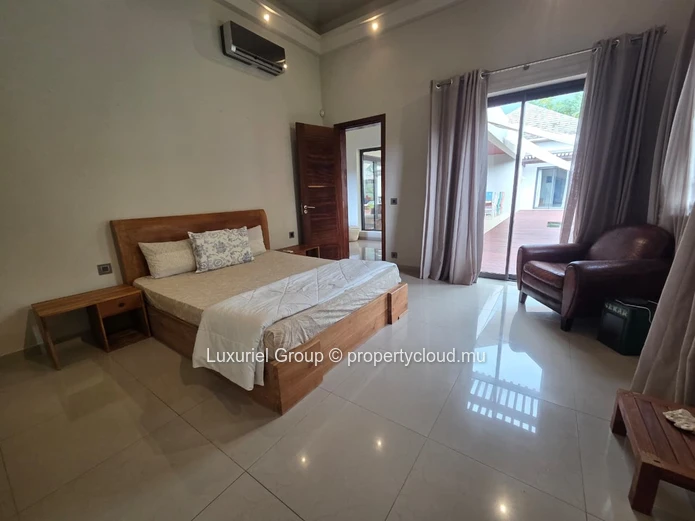Exceptional Villa In The Heart Of A Secure Estate