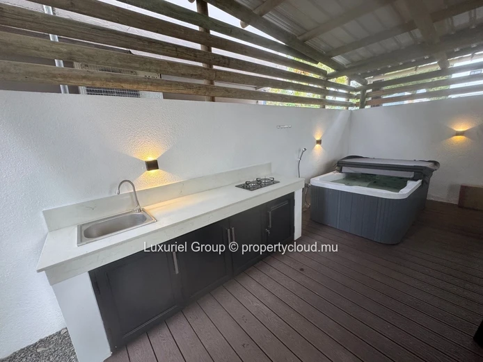 Modern Villa with Jacuzzi for Rent in Trou aux Biches 