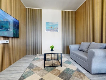 6 Bedroom Apartment