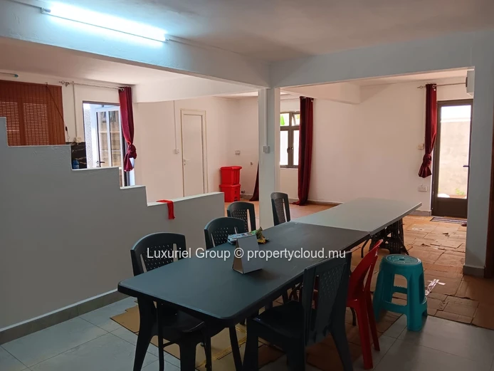 5-Bedroom Villa with Terrace