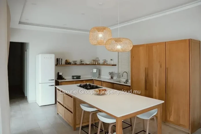 Modern Scandinavian-Style Villa For Rent In Saint Antoine