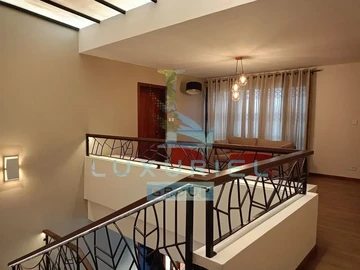 6 Bedroom Villa