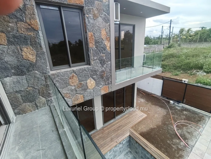 Secure Duplex Villa in Grand Baie – 10 Minutes Walk from the Beach