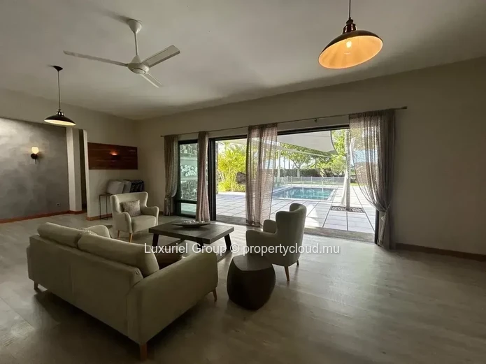 Prestige House for Rent – Private Estate in Forêt Daruty