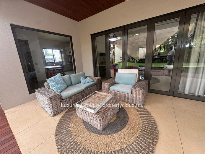 Exceptional Villa In The Heart Of A Secure Estate