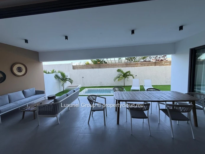 Modern Living In Grand Baie – 3 En-Suite Bedrooms, Private Pool & Terrace