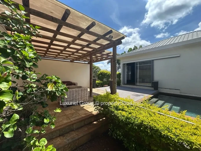 Exceptional 4-Bedroom Villa in a Peaceful Green Setting