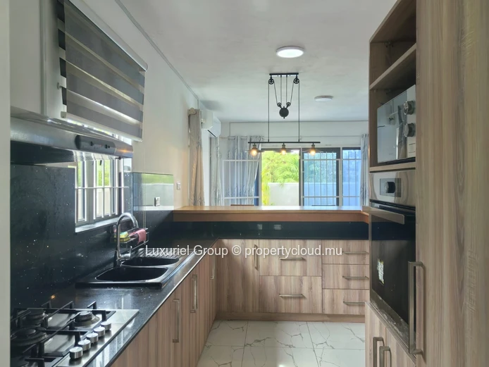 Spacious Villa with Private Pool, Rooftop, and Security – Mont Choisy