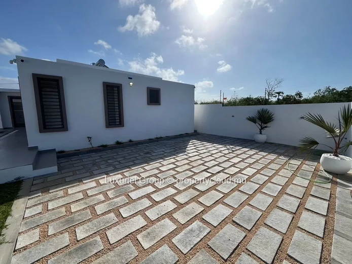 Exceptional New Villa for Sale in Pereybere