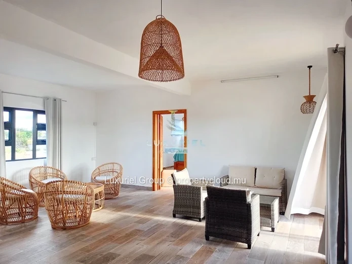 Spacious, Modern Villa