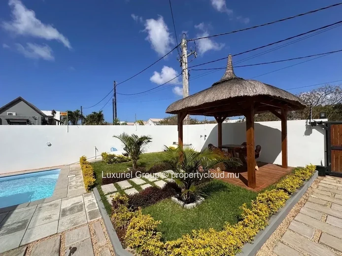 Dream Villa In Pereybere – Style, Space And Tranquility