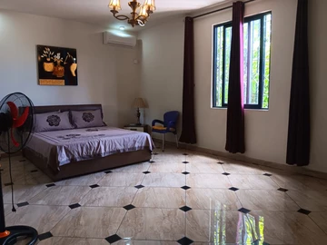 5 Bedroom Villa