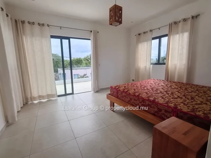 Exclusive 3 En-Suite Bedroom Villa with Landscaped Garden