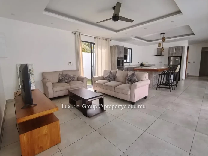Exclusive 3 En-Suite Bedroom Villa with Landscaped Garden