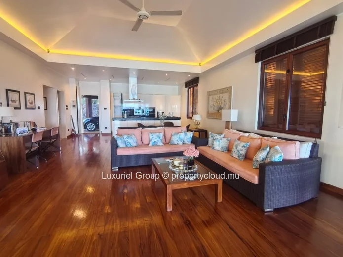Exceptional Beachfront Villa in Pointe aux Canonniers