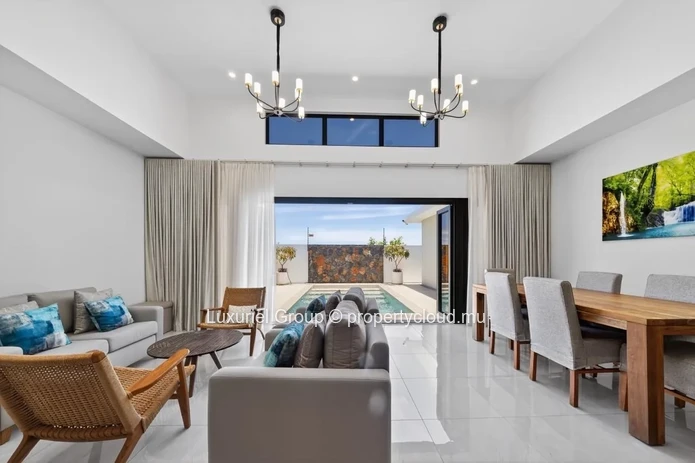 Prestige Villa For Sale – Péreybère