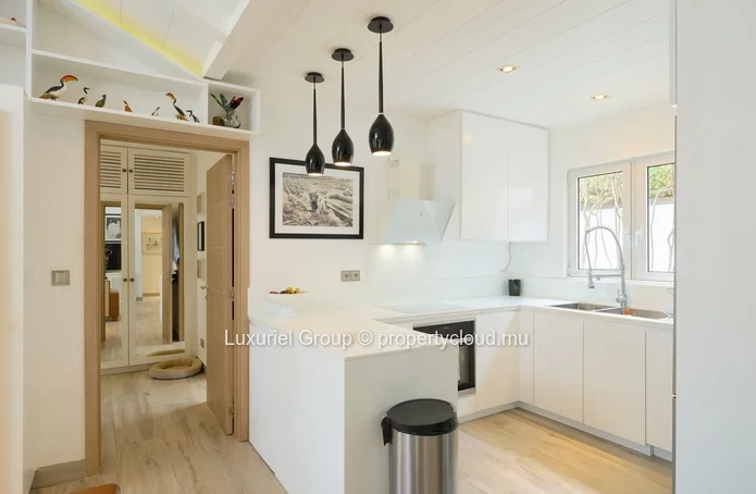 Modern Villa With Pool And Garden – Grand Baie Region