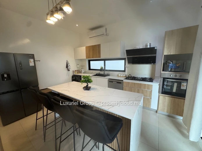 Modern Villa with Jacuzzi for Rent in Trou aux Biches 