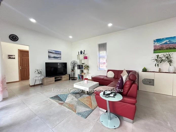 Contemporary 3-Bedroom House in Pereybere – Exclusive Boutique Development
