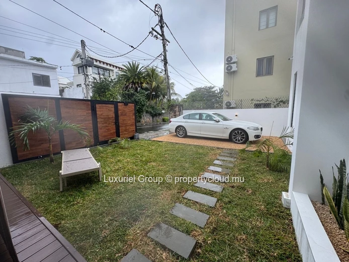 Modern Villa with Jacuzzi for Rent in Trou aux Biches 