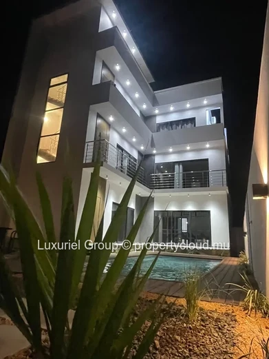 Beautiful 2-Bedroom Apartment in Exclusive Villa