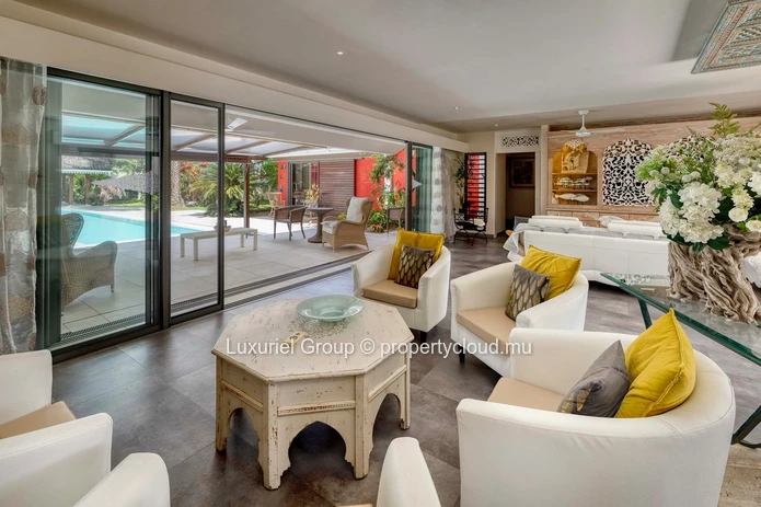 High-End Villa in a Secure Private Residence – Grand Baie