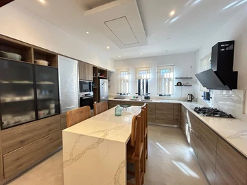 4 Bedroom Villa