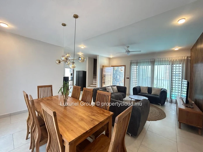 Stunning 4-Bedroom Home with Pool – Grand Baie