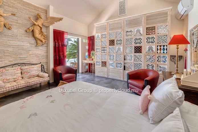 High-End Villa in a Secure Private Residence – Grand Baie
