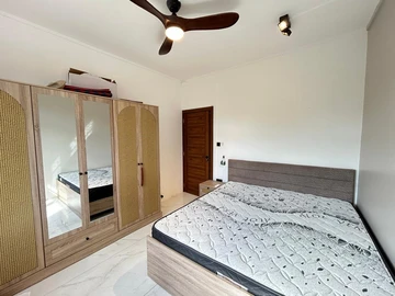 6 Bedroom Villa