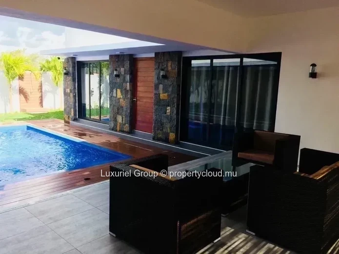 Bright Contemporary Villa In Grand Baie – 3 Bedrooms