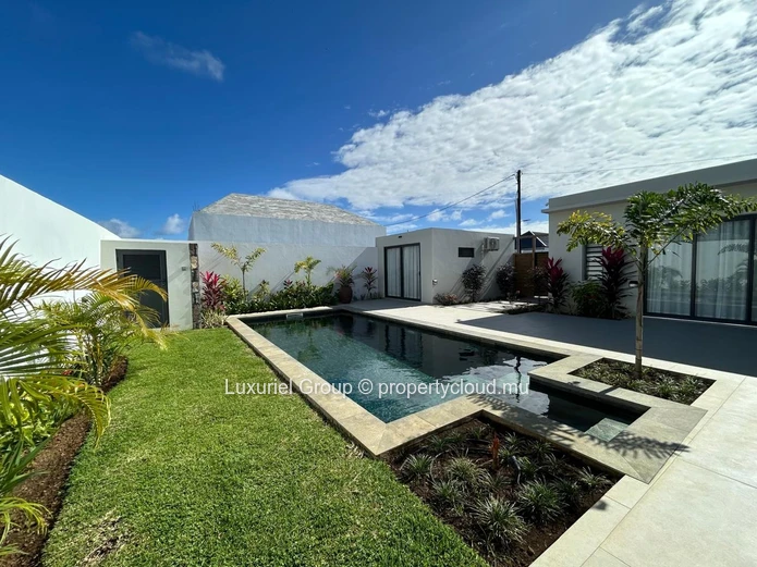 Elegant Modern Villa with Private Pool for Rent – Grand Baie