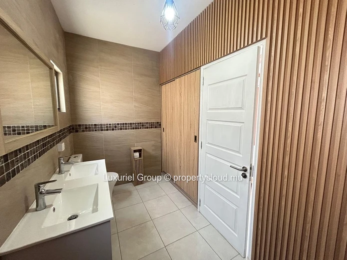 Elegant Single-Storey Villa with Private Pool in Grand Gaube