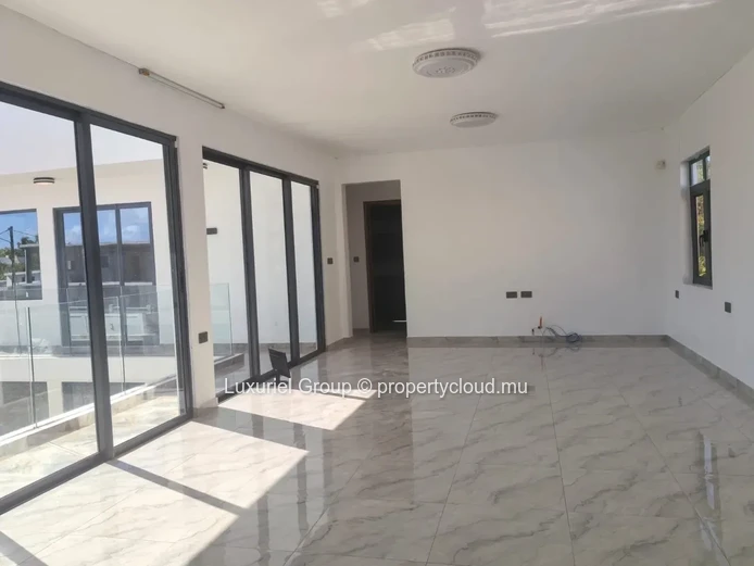 Luxury 5-Bedroom Villa for Rent in Cap Malheureux