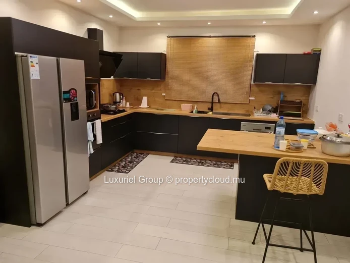 Stunning Family Villa in Grand Baie – Comfort, Security & Luxury Living