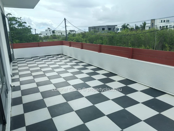 Spacious Villa with Pool, Rooftop, and Security – Mont Choisy