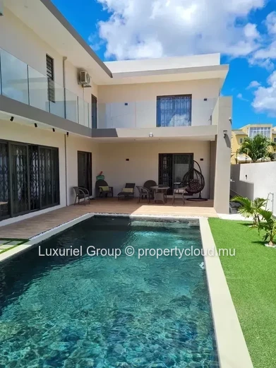 Stunning Family Villa in Grand Baie – Comfort, Security & Luxury Living