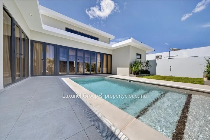 Prestige Villa For Sale – Péreybère