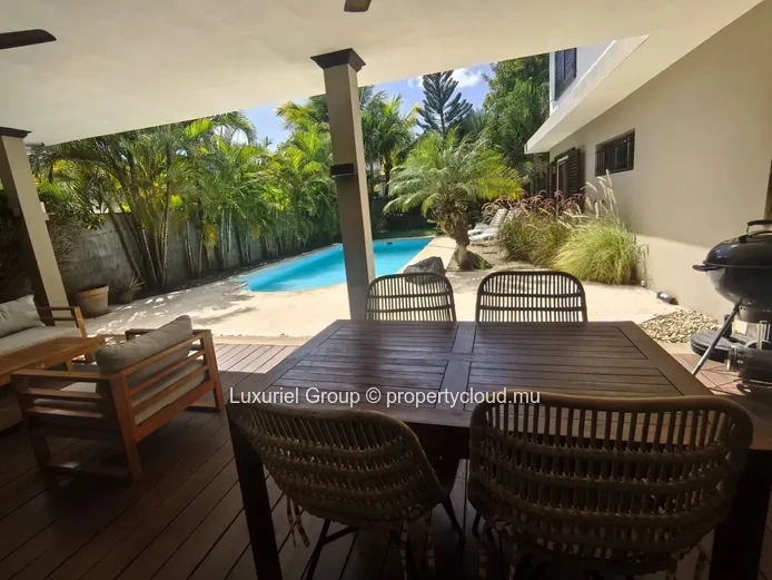 Contemporary Villa for Rent-Large Garden and Modern Comfort