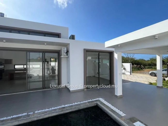 Exceptional New Villa for Sale in Pereybere