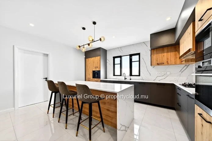 Prestige Villa For Sale – Péreybère