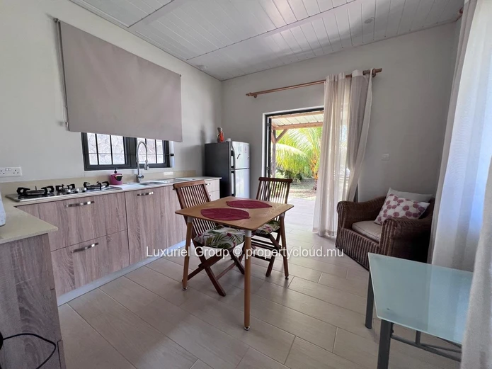 Elegance & Comfort – Contemporary Villa With Independent Suite