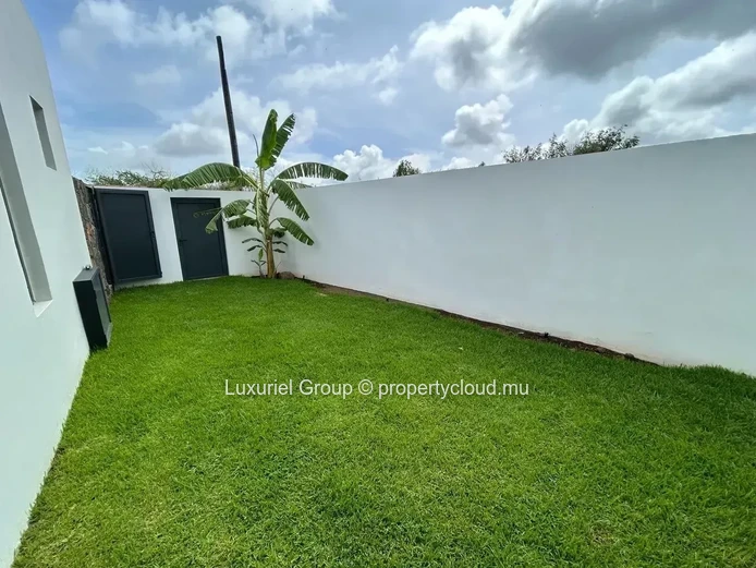 Elegant Modern Villa with Private Pool for Rent – Grand Baie